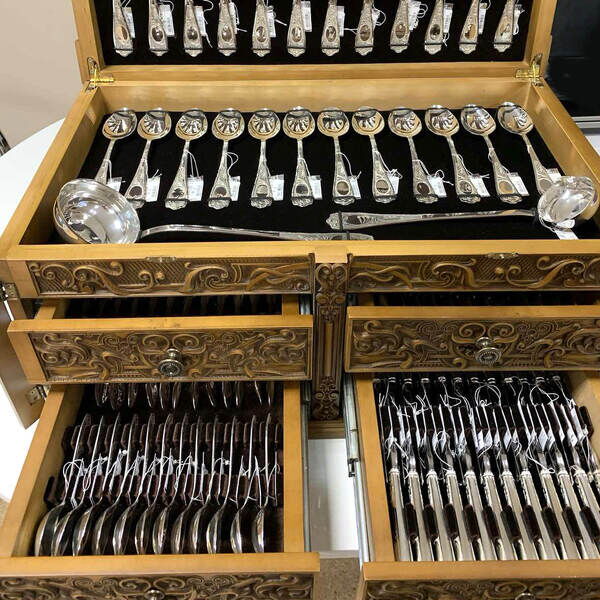 великий сцндук приборів столових великий сцндук приборів столових