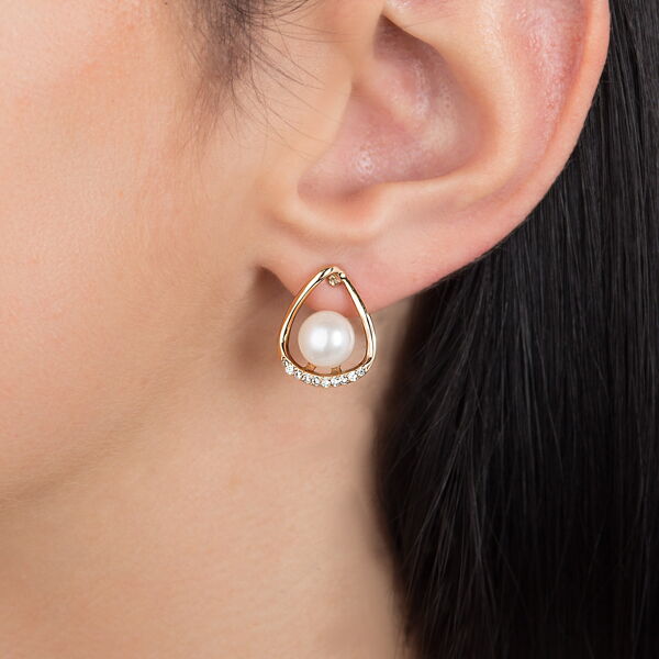 Золотые серьги с жемчугом  Золотые серьги с жемчугом