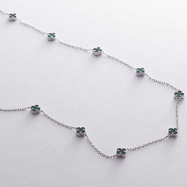 Неймовірне mini кольє з білого золота Конюшина з малахітом 038573 детальне зображення ювелірного виробу Неймовірне mini кольє з білого золота Конюшина з малахітом 038573 детальне зображення ювелірного виробу