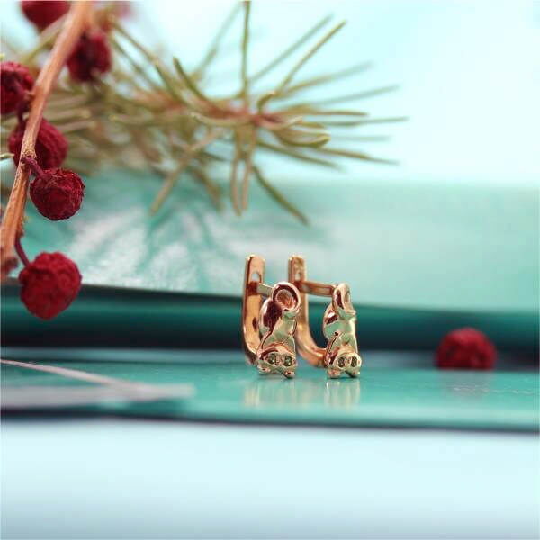 Золотые серьги с фианитом 028074 Золотые серьги с фианитом 028074