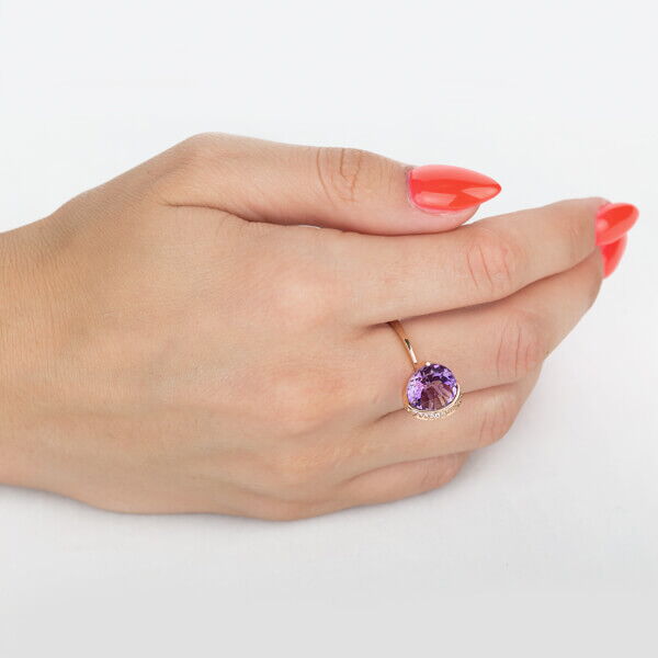 Золотое кольцо с аметистом  Золотое кольцо с аметистом
