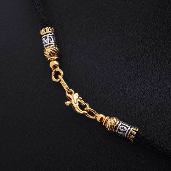 Шелковый черный шнурок с позолоченым замком 027118 Шелковый черный шнурок с позолоченым замком 027118