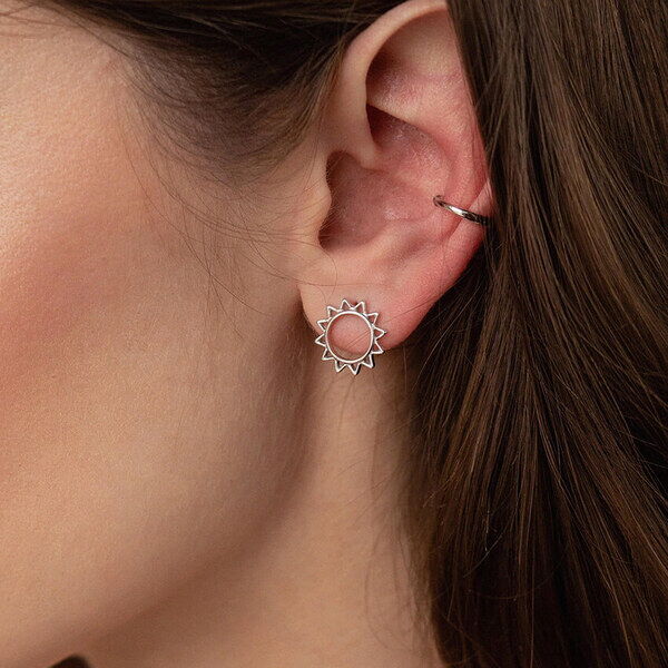 Золотые серьги-гвоздики "Солнце", белое золото 037938 детальное изображение ювелирного изделия Золотые серьги без вставок Золотые серьги-гвоздики "Солнце", белое золото 037938 детальное изображение ювелирного изделия Золотые серьги без вставок