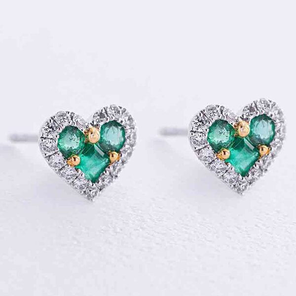 Золотые серьги Сердечки с изумрудом и бриллиантами 038710  детальное изображение ювелирного изделия Золотые серьги с изумрудами Золотые серьги Сердечки с изумрудом и бриллиантами 038710  детальное изображение ювелирного изделия Золотые серьги с изумрудами