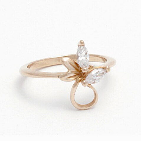 Позолоченое кольцо Анжелика 026827 детальное изображение ювелирного изделия Серебряные кольца Позолоченое кольцо Анжелика 026827 детальное изображение ювелирного изделия Серебряные кольца