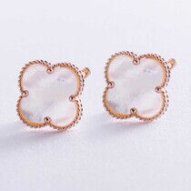 обзорное фото Серьги с перламутром Клевер на английской застежке 038444 Золотые серьги с перламутром обзорное фото Серьги с перламутром Клевер на английской застежке 038444  Золотые серьги с перламутром