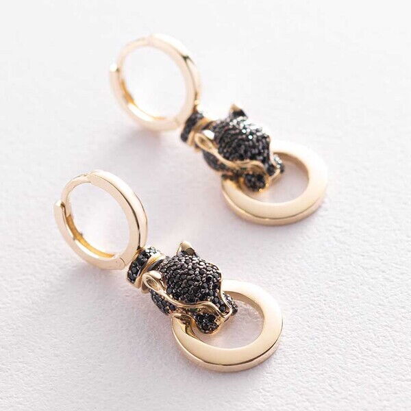 Золотые серьги Пантера с черными фианитами 038401 детальное изображение ювелирного изделия Золотые серьги с фианитом Золотые серьги Пантера с черными фианитами 038401 детальное изображение ювелирного изделия Золотые серьги с фианитом