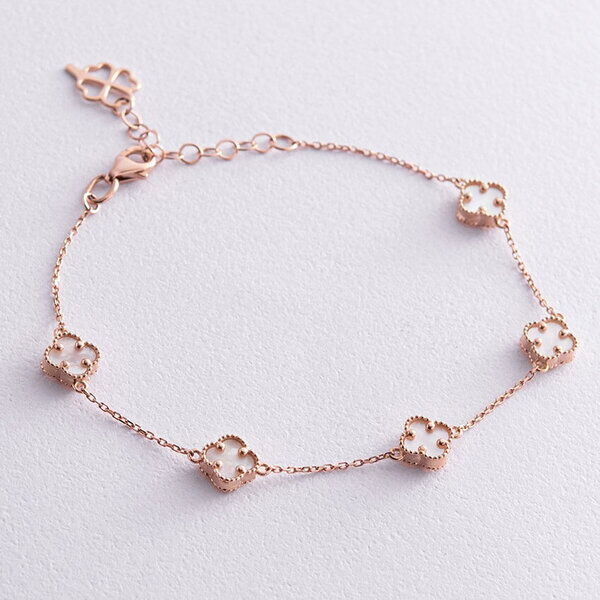 Золотой браслет в красном золоте якорного плетения с подвесками клевер с перламутром 038108 детальное изображение ювелирного изделия Женские золотые браслеты Золотой браслет в красном золоте якорного плетения с подвесками клевер с перламутром 038108 детальное изображение ювелирного изделия Женские золотые браслеты