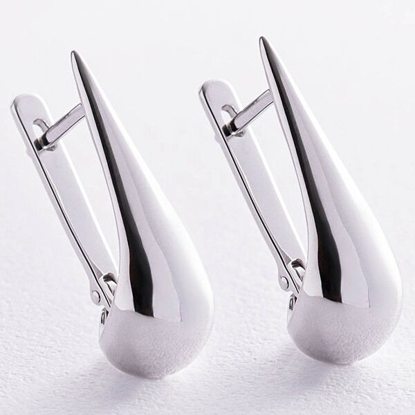 Серьги в белом золоте Капли Элегантности на английской застежке 039294 детальное изображение ювелирного изделия Золотые серьги без вставок Серьги в белом золоте Капли Элегантности на английской застежке 039294 детальное изображение ювелирного изделия Золотые серьги без вставок