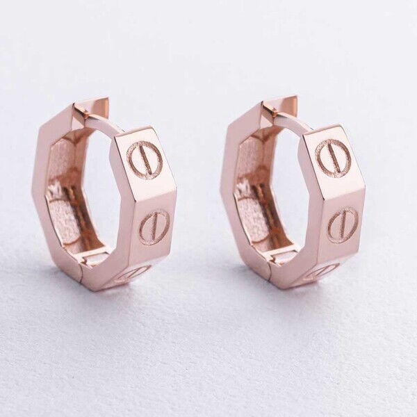 Золотые серьги Лав без вставоком 038390 детальное изображение ювелирного изделия Золотые серьги без вставок Золотые серьги Лав без вставоком 038390 детальное изображение ювелирного изделия Золотые серьги без вставок