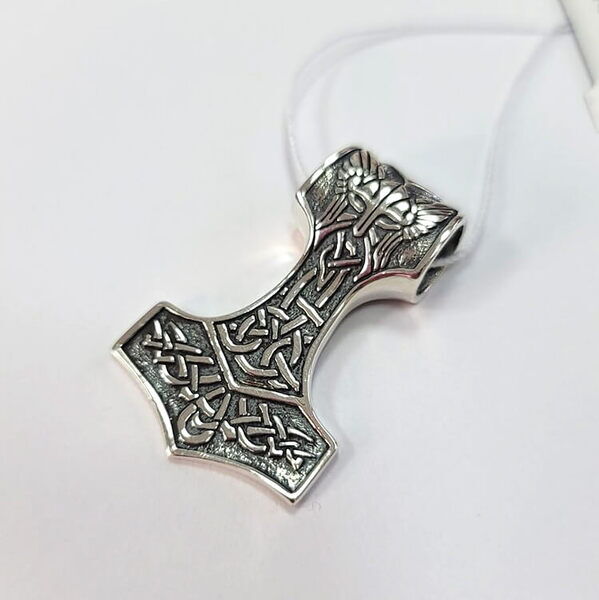 Серебряный подвес "Тор", молот Тора, Мьёльнир 038098 детальное изображение ювелирного изделия Серебряные подвески без вставок Серебряный подвес "Тор", молот Тора, Мьёльнир 038098 детальное изображение ювелирного изделия Серебряные подвески без вставок