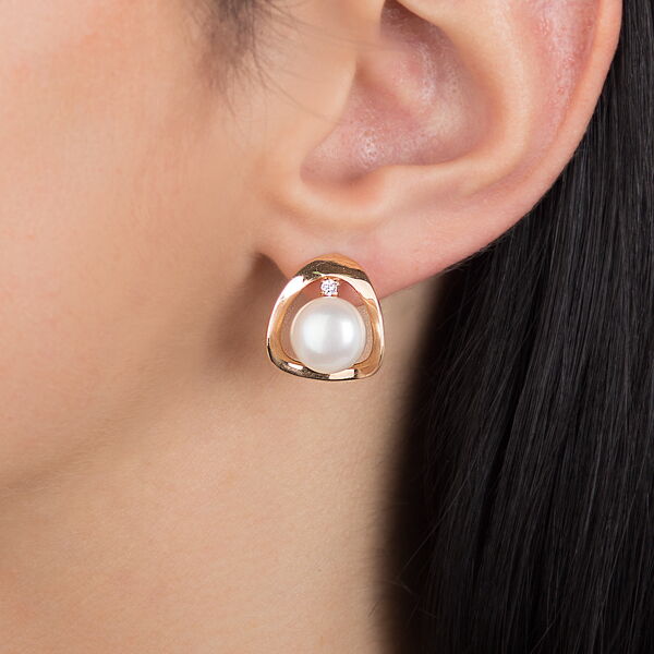 Золотые серьги с жемчугом  Золотые серьги с жемчугом