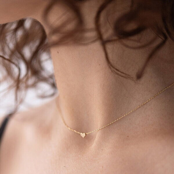 Золотое нежное колье с маленькой подвесочкой сердечко в желтом лимонном золоте 585 пробы 037708 детальное изображение ювелирного изделия Золотое колье без камней Золотое нежное колье с маленькой подвесочкой сердечко в желтом лимонном золоте 585 пробы 037708 детальное изображение ювелирного изделия Золотое колье без камней