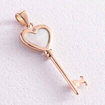 обзорное фото Золотой кулон ключик Сердце с перламутром и фианитом 038755 Золотые кулоны с фианитом обзорное фото Золотой кулон ключик Сердце с перламутром и фианитом 038755  Золотые кулоны с фианитом