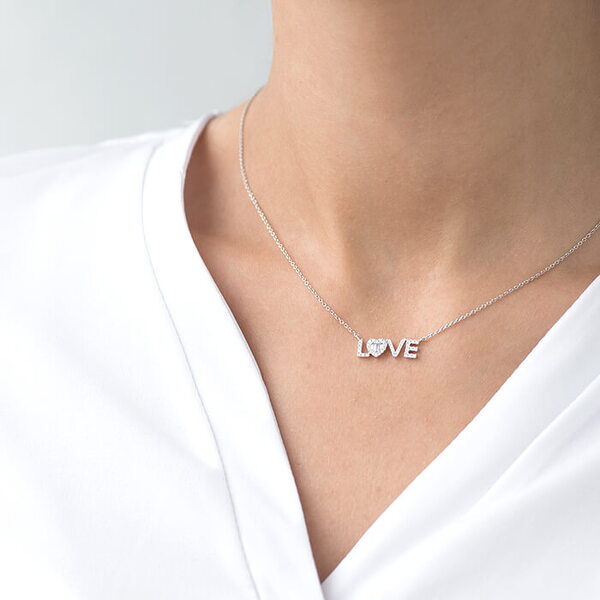 Золотое колье с бриллиантами Love Золотое колье с бриллиантами Love