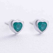 обзорное фото Серьги в белом золоте Сердца с изумрудом 038719 Золотые серьги с изумрудами обзорное фото Серьги в белом золоте Сердца с изумрудом 038719  Золотые серьги с изумрудами