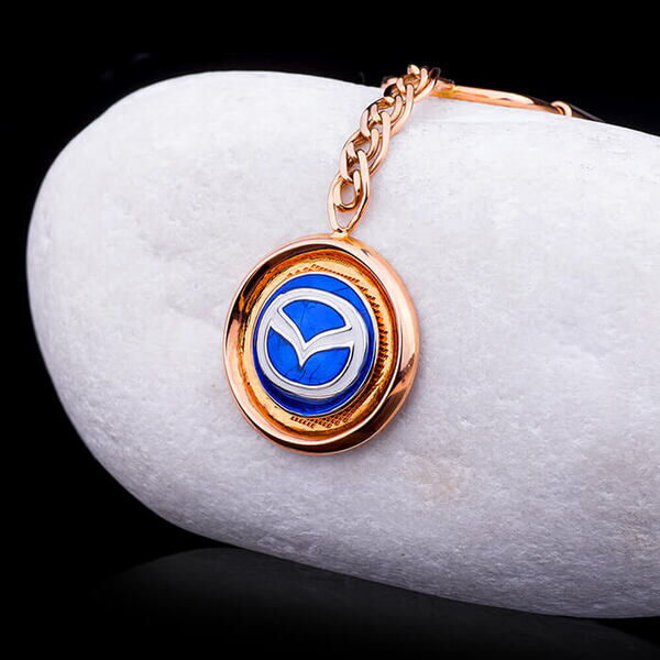 Золотой брелок с синей эмалью Mazda купить Золотой брелок с синей эмалью Mazda купить