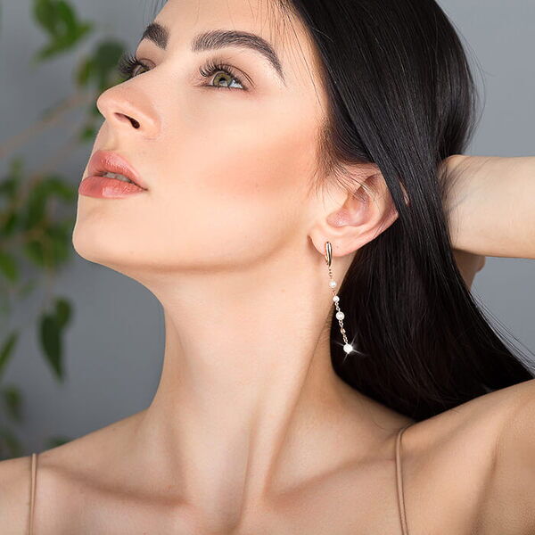 Золотые серьги подвески с жемчугом и фианитами 029531 Золотые серьги подвески с жемчугом и фианитами 029531