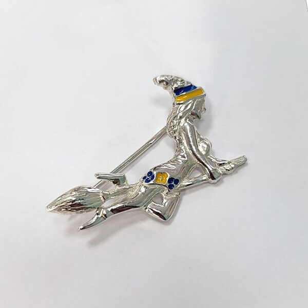 Серебряная брошка "Украинская ведьма" 038097 детальное изображение ювелирного изделия Серебряные броши Серебряная брошка "Украинская ведьма" 038097 детальное изображение ювелирного изделия Серебряные броши