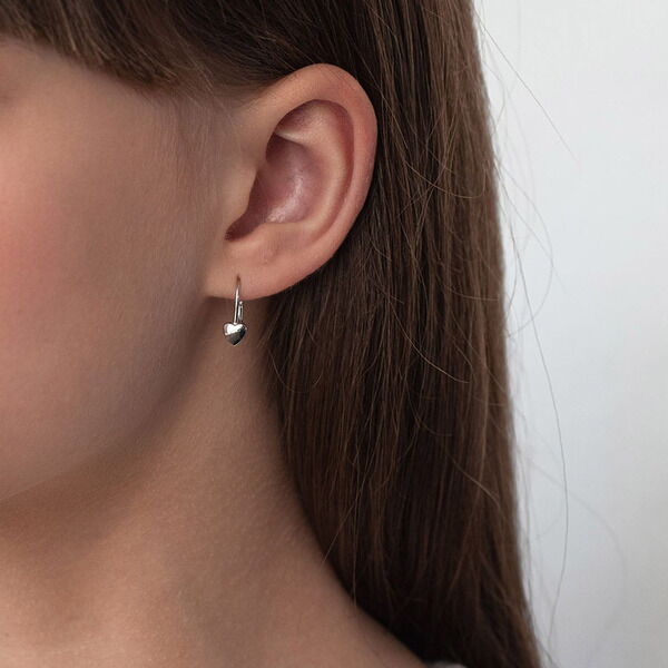 Золотые серьги в белом золоте сердечки без вставок детские 037539 детальное изображение ювелирного изделия Серьги без камней