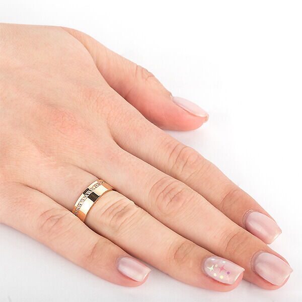 Золотое обручальное кольцо с фианитами  Золотое обручальное кольцо с фианитами