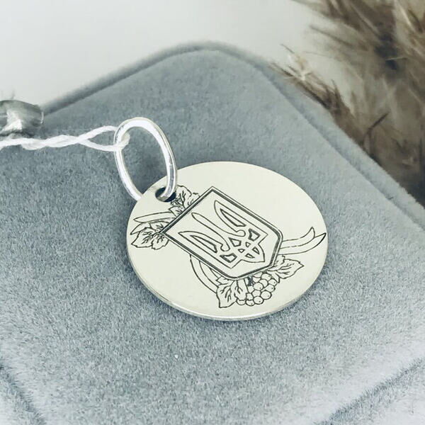 Серебряный подвес символы Украины Герб (Тризуб), калина 037296 детальное изображение ювелирного изделия Серебряные подвески Серебряный подвес символы Украины Герб (Тризуб), калина 037296 детальное изображение ювелирного изделия Серебряные подвески