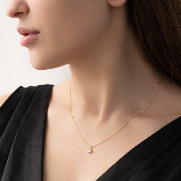 колье из золота с камнем колье из золота с камнем