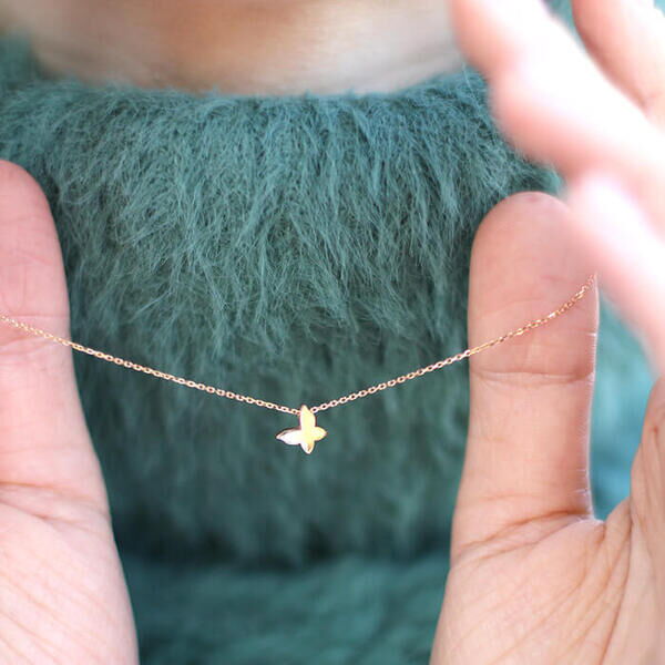 Миниатюрное золотое колье Бабочка 032847 детальное изображение ювелирного изделия Золотое колье без камней Миниатюрное золотое колье Бабочка 032847 детальное изображение ювелирного изделия Золотое колье без камней