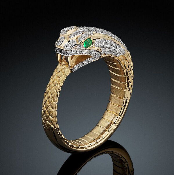 Эксклюзивное золотое кольцо Снейк с бриллиантами и изумрудами, 750 проба 037287 детальное изображение ювелирного изделия Эксклюзивные кольца из золота Эксклюзивное золотое кольцо Снейк с бриллиантами и изумрудами, 750 проба 037287 детальное изображение ювелирного изделия Эксклюзивные кольца из золота