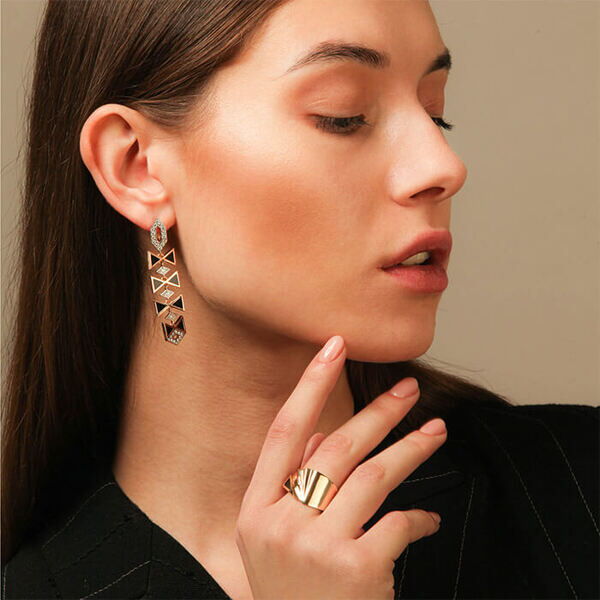 кольцо с агатом в золоте кольцо с агатом в золоте