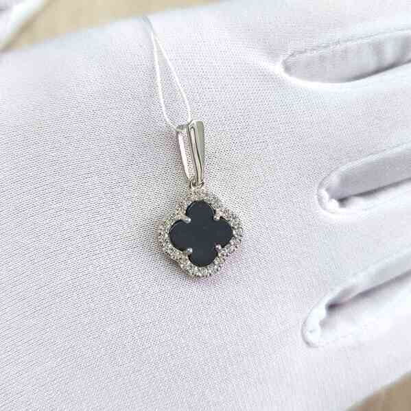 Серебряный подвес Клевер с чёрным ониксом 038373 детальное изображение ювелирного изделия Серебряные подвески со вставками Серебряный подвес Клевер с чёрным ониксом 038373 детальное изображение ювелирного изделия Серебряные подвески со вставками