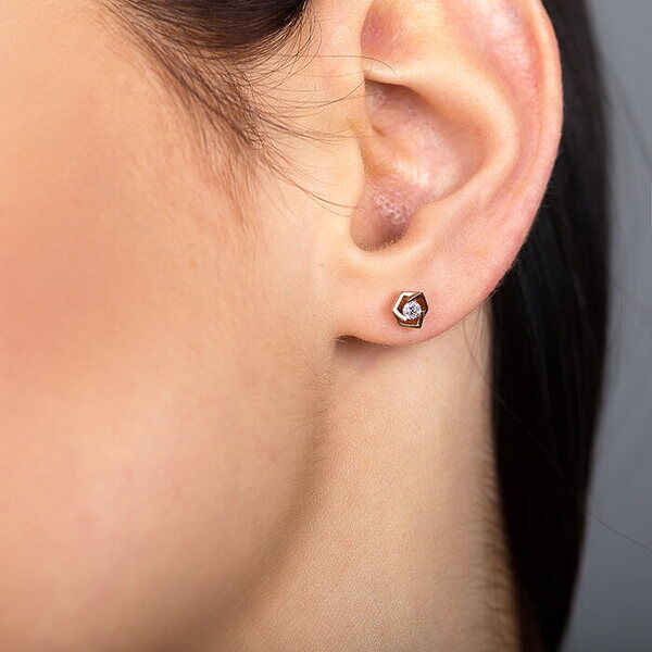 Золотые серьги-гвоздики с бриллиантом 030971 Золотые серьги-гвоздики с бриллиантом 030971