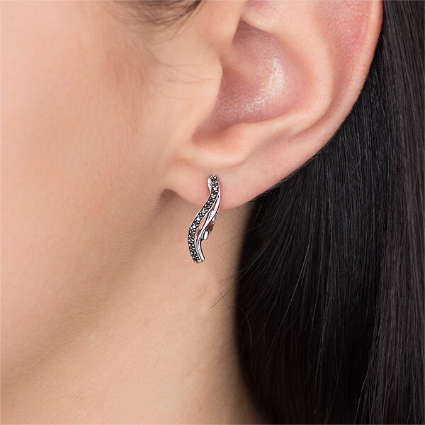 Золотые серьги с бриллиантом 