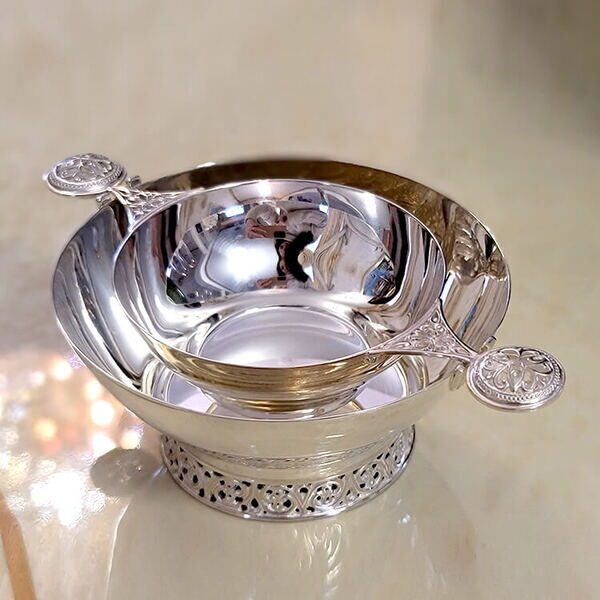 серебряная икорница (из двух частей) серебряная икорница (из двух частей)