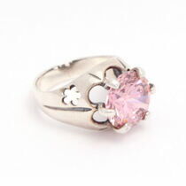 обзорное фото Серебряное кольцо Лапландия  с крупным розовым фианитом 026853  Серебряные кольца