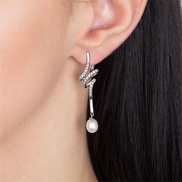 золотые серьги с бриллиантами и жемчугом золотые серьги с бриллиантами и жемчугом