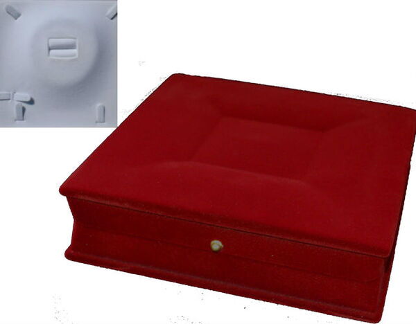 Футляр Квадрат, бордовый, для колье или гарнитура 027574 детальное изображение ювелирного изделия Подарочные футляры и упаковки Футляр Квадрат, бордовый, для колье или гарнитура 027574 детальное изображение ювелирного изделия Подарочные футляры и упаковки