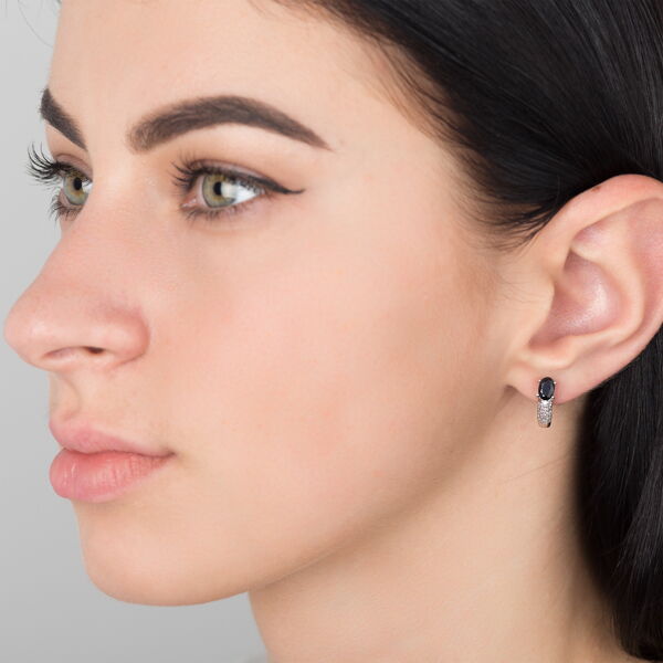 Золотые серьги с сапфиром и бриллиантами Золотые серьги с сапфиром и бриллиантами