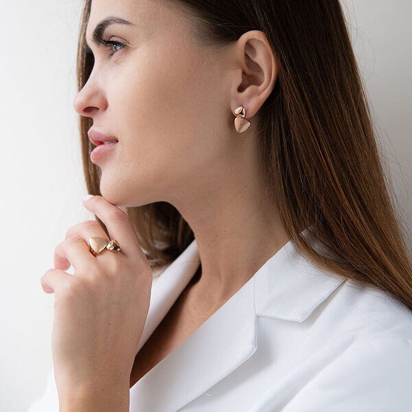 Золотые серьги на английском замке с напылением "Эйфория" 037936 детальное изображение ювелирного изделия Золотые серьги с английским замком Золотые серьги на английском замке с напылением "Эйфория" 037936 детальное изображение ювелирного изделия Золотые серьги с английским замком