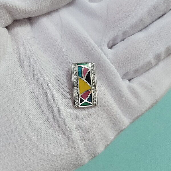 Серебряный подвес с цветной эмалью и фианитами 028274 детальное изображение ювелирного изделия Серебряные подвески Серебряный подвес с цветной эмалью и фианитами 028274 детальное изображение ювелирного изделия Серебряные подвески