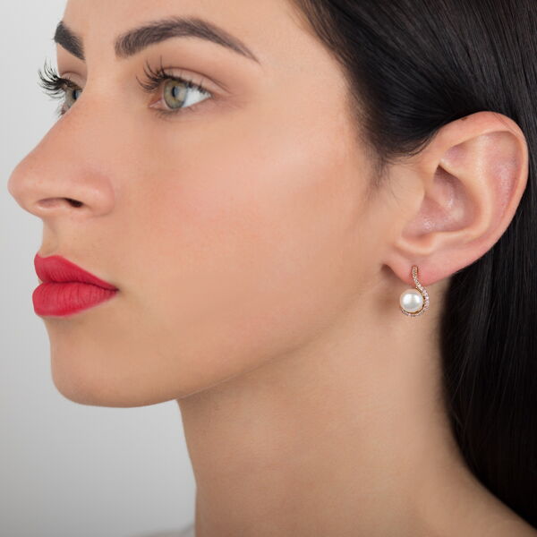 Золотые серьги с жемчугом  Золотые серьги с жемчугом