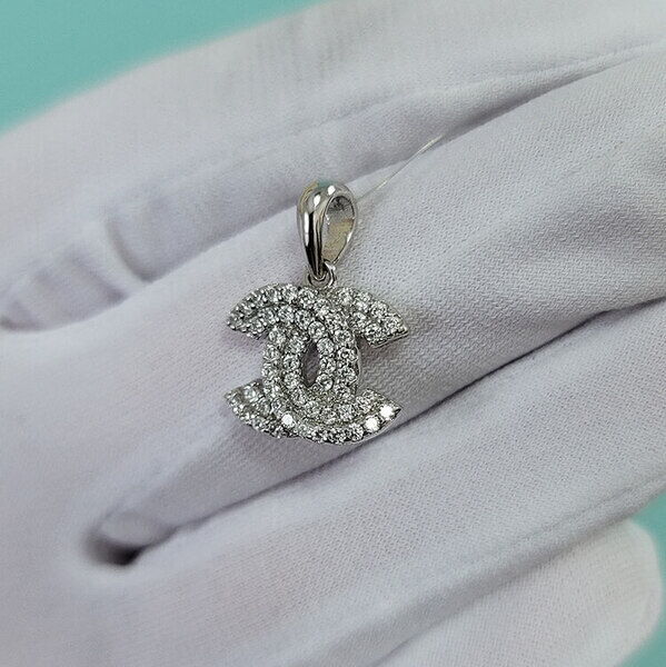 подвеска шанель серебро с фианитами подвеска шанель серебро с фианитами