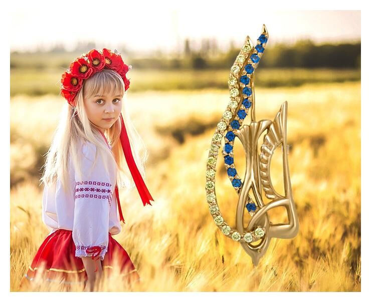 День Независимости Украины патриотичное фото девочки в пшеничном поле 