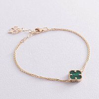 Золотой браслет из лимонного золота Клевер с малахитом 037056