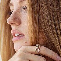 Кольцо в красном золоте Пантера с зелеными фианитами 039126