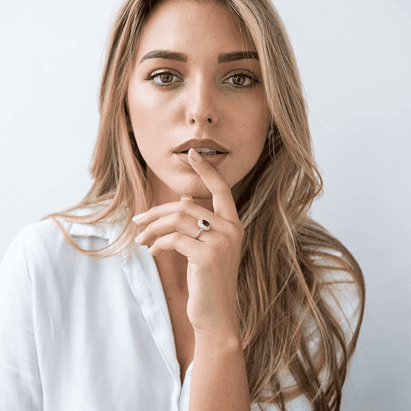 Золота каблучка жіноча з каменями раухтопаз і фіаніти 034595 детальне зображення ювелірного виробу Золота каблучка жіноча з каменями раухтопаз і фіаніти 034595 детальне зображення ювелірного виробу