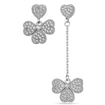 обзорное фото Серебряные асимметричные серьги с фианитами Клевер 038136  Серебряные серьги с камнями