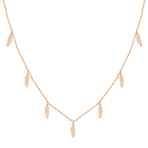 обзорное фото Колье из красного золота Перышки 032535 Золотое колье без камней обзорное фото Колье из красного золота Перышки 032535  Золотое колье без камней