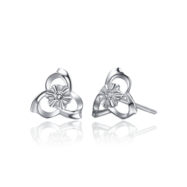 Серьги гвоздики из белого золота Цветочки с бриллиантом 029839 детальное изображение ювелирного изделия Золотые серьги Серьги гвоздики из белого золота Цветочки с бриллиантом 029839 детальное изображение ювелирного изделия Золотые серьги
