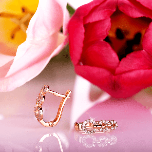 Золотые серьги с фианитами на английском замке 030733 Золотые серьги с фианитами на английском замке 030733